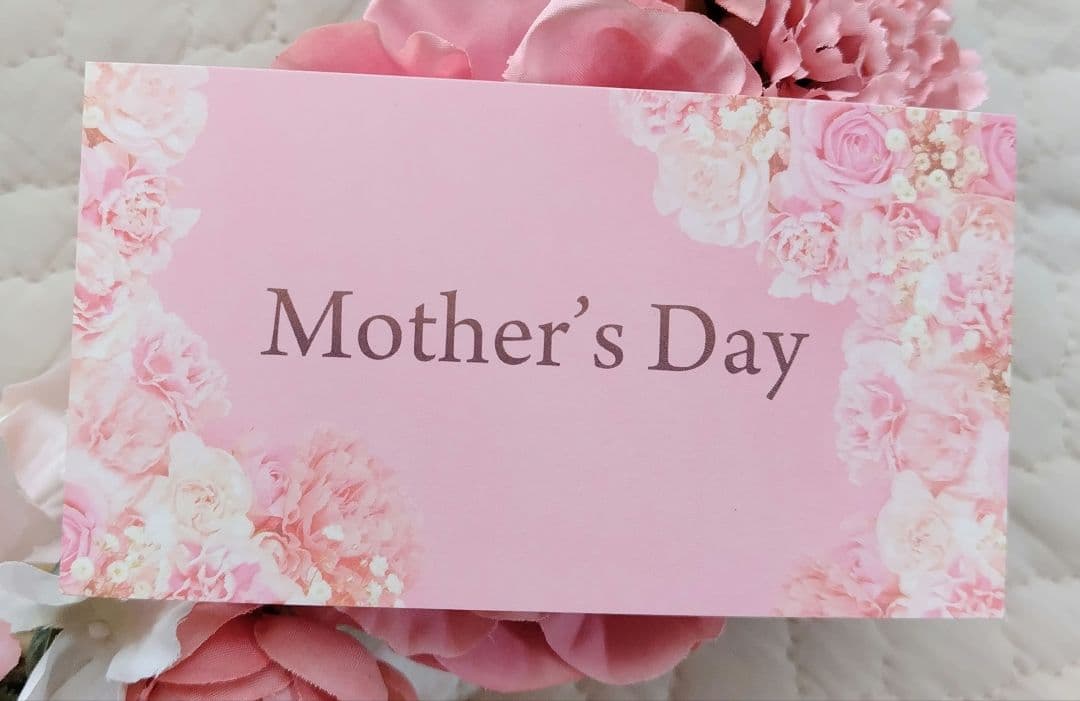 ラナンキュラスとくすみピンクスワッグ/ユーカリとカノンフラワーのハーフリース