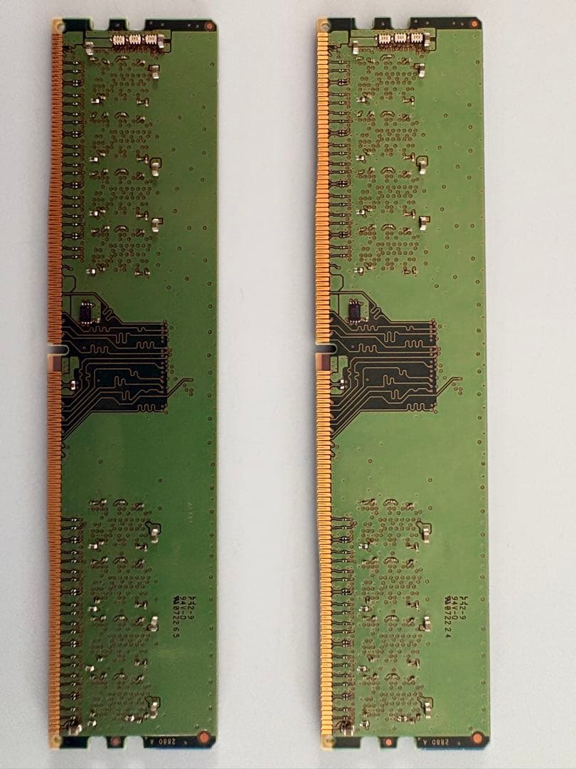 【極美品DDR4-3200 16GB (8GB×2枚)デスクトップ用メモリ動作済