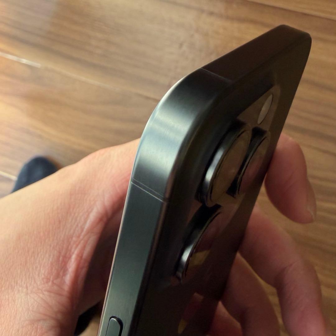 iPhone 15 pro 128GB ブラックチタニウム