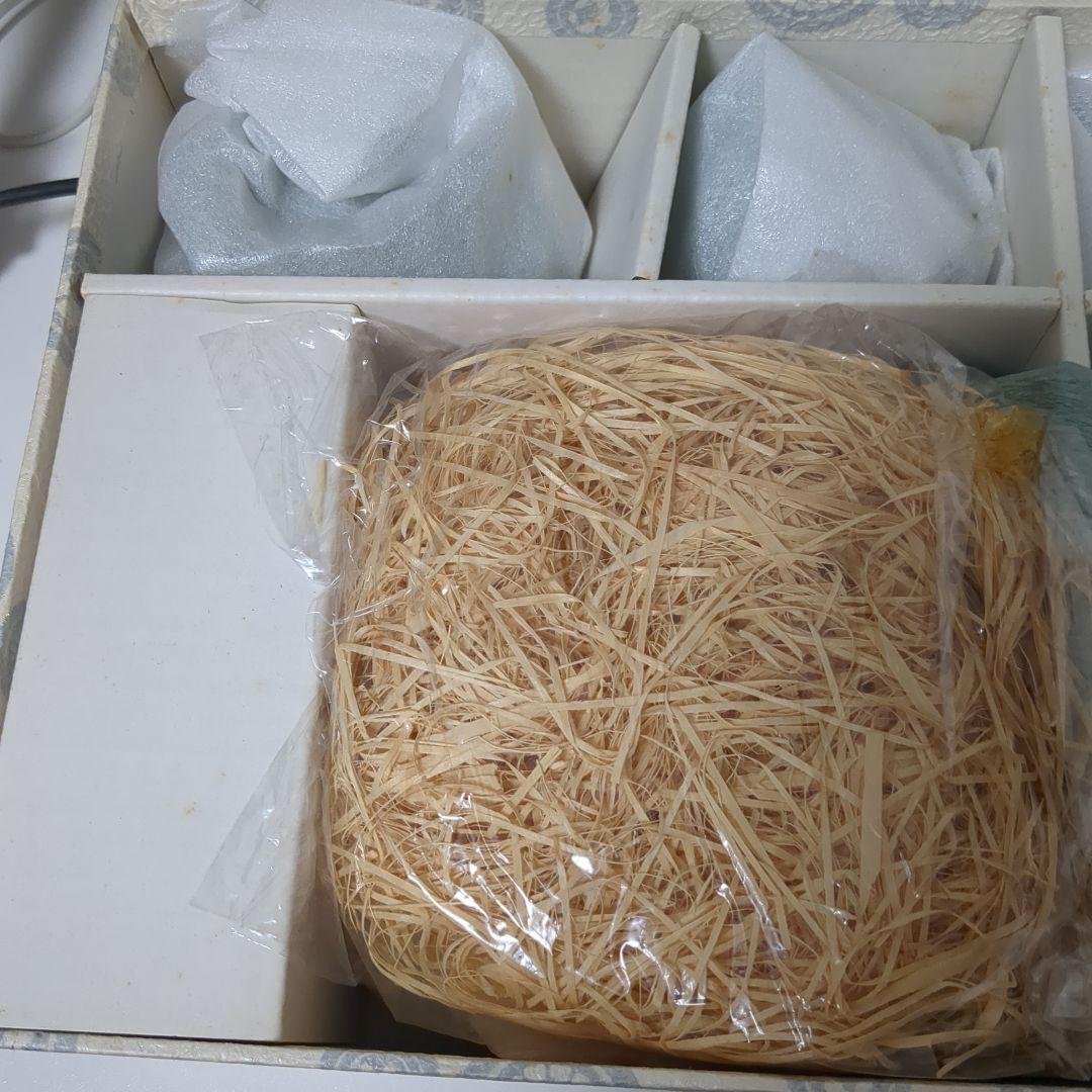 1枚目の皿×5 二枚目の陶器×5